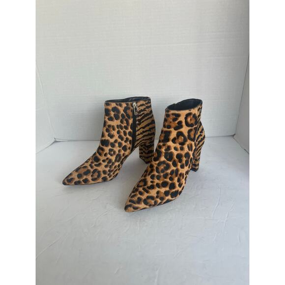 Antonio Melani Shahn Animal Print Calf Hair Pointy Toe Ankle Zip Booties Sz 9M - Picture 1 of 10